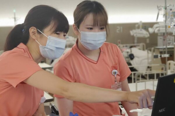 福岡県大牟田市にある社会保険大牟田天領病院　新人看護師とプリセプター
