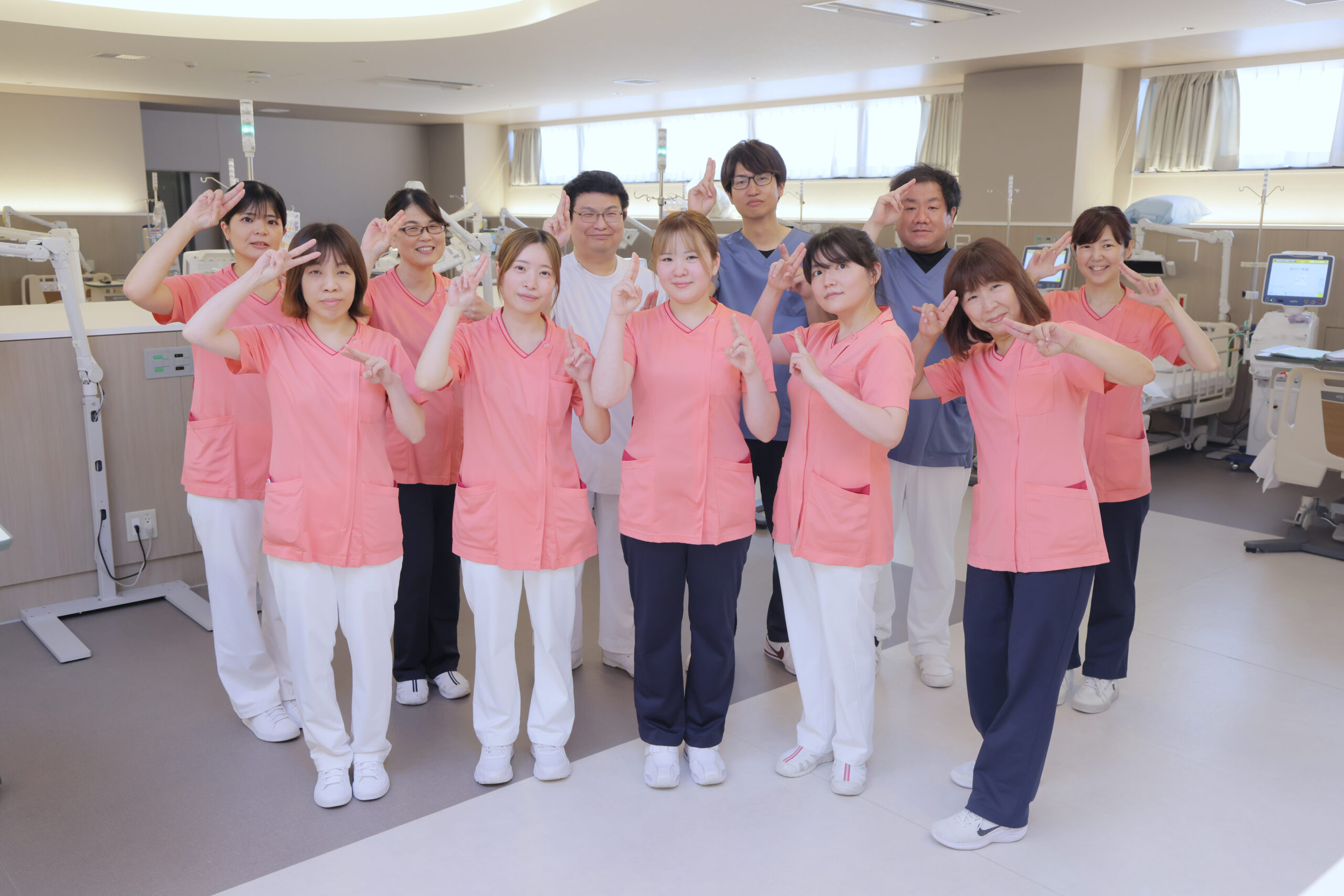 福岡県大牟田市にある社会保険大牟田天領病院の腎センターで働く看護師・臨床工学技師