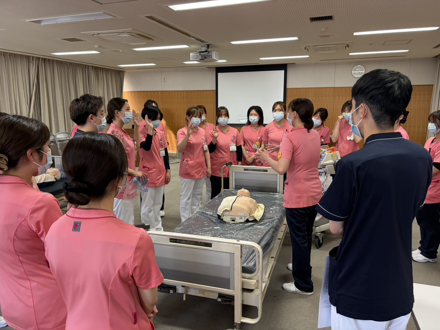 福岡県大牟田市にある社会保険大牟田天領病院　新人看護師・BLS研修の様子